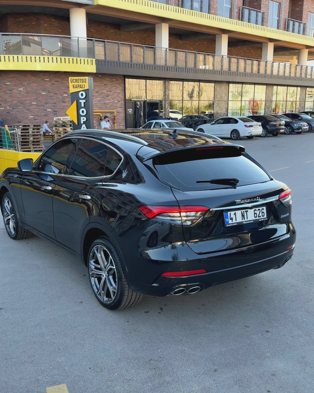 Maserati Levante Detaylı İç Temizlik ve Pasta Cila